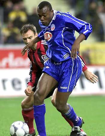 他需要凭借 他需要凭借